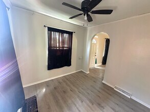 2500 E 98th St in Chicago, IL - Building Photo - Building Photo