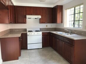 1285 Vin Scully Ave, Unit 5 in Los Angeles, CA - Building Photo - Building Photo