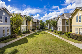 Villas at Carrollwood in Tampa, FL - Building Photo - Building Photo