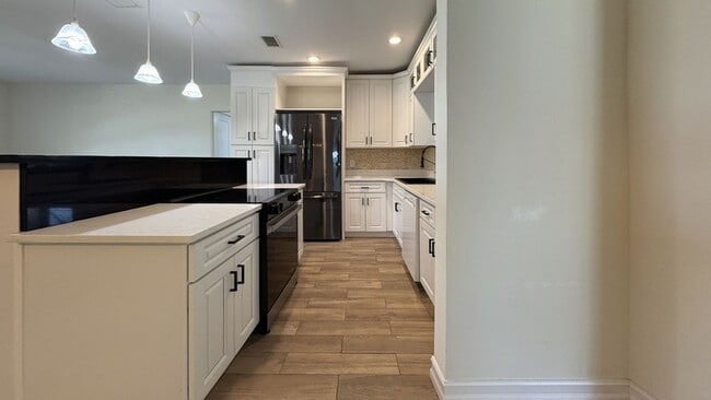 6660 Bay St in St Pete Beach, FL - Building Photo - Building Photo