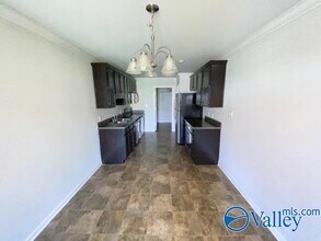 865 Ryland Pike in Huntsville, AL - Building Photo - Building Photo