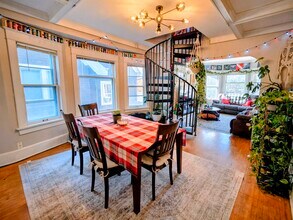 3022 N Frederick Ave, Unit 2 in Milwaukee, WI - Foto de edificio - Building Photo