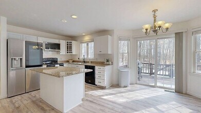 12 Coldbrook Rd in Millbury, MA - Building Photo - Building Photo