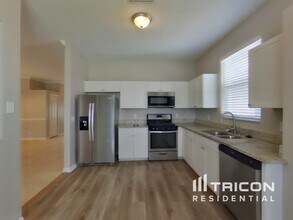 18315 Brookpark Dr in Tampa, FL - Building Photo - Building Photo