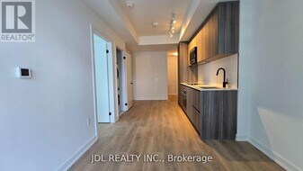 127 Broadway Ave in Toronto, ON - Building Photo