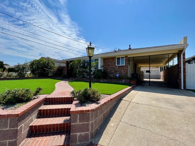 13775 Ramona Ave in Hawthorne, CA - Building Photo - Building Photo