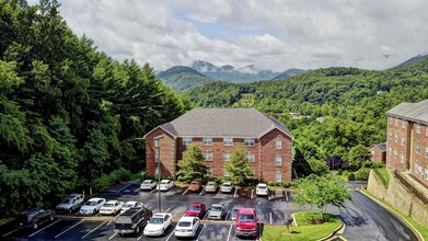 Everson in Cullowhee, NC - Foto de edificio - Building Photo
