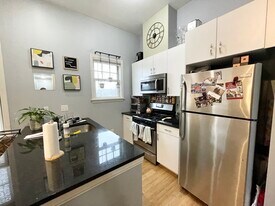 225 W 3rd St, Unit 5F in Boston, MA - Building Photo