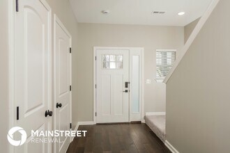 2072 N Sarah Dr in Jeffersonville, IN - Building Photo - Building Photo