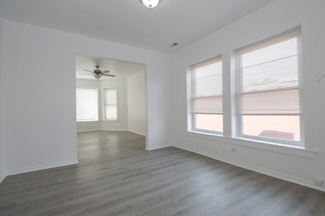 4702 W Fulton St in Chicago, IL - Building Photo - Building Photo