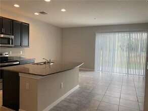 7042 Grand Elm Dr in Riverview, FL - Building Photo - Building Photo