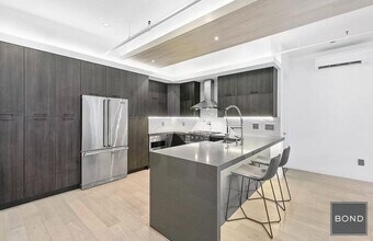 9 E 16th St in New York, NY - Building Photo - Building Photo
