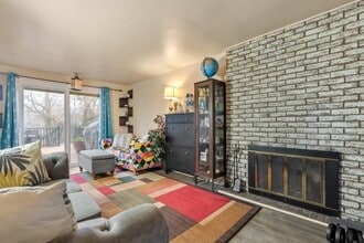 485 Milbeth Dr in Pittsburgh, PA - Building Photo - Building Photo