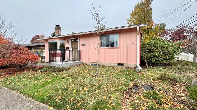 2642 SE 77th Ave in Portland, OR - Building Photo - Building Photo