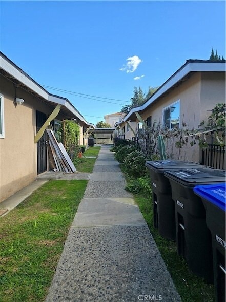 500 Everett Ave, Unit D in Monterey Park, CA - Foto de edificio - Building Photo