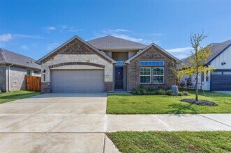 2705 Starling St in Denton, TX - Building Photo - Building Photo