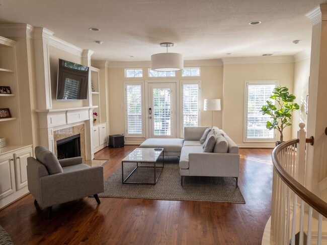 property at 3939 N Hall St