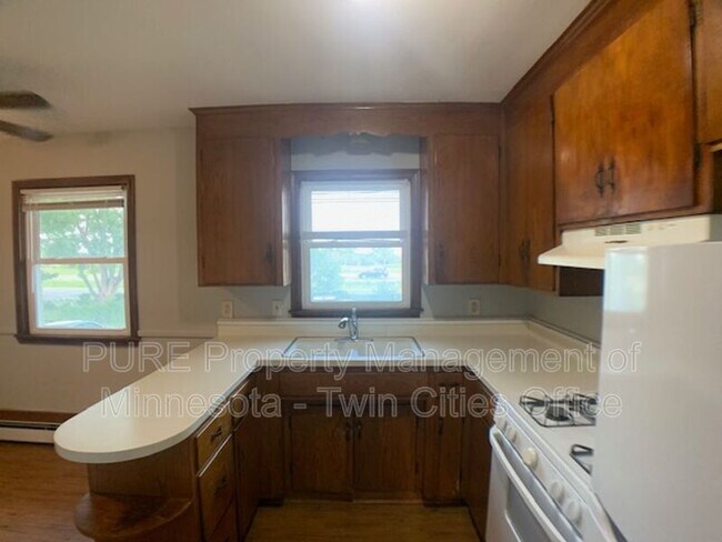 6821 Cedar Ave S in Minneapolis, MN - Building Photo - Building Photo