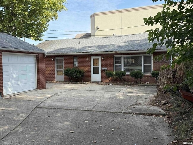 property at 2944 S 5th St