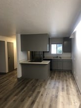 305 19th St, Unit 2 in Pacific Grove, CA - Foto de edificio - Building Photo