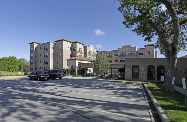 Hawley Ridge Apartments in Milwaukee, WI - Building Photo - Building Photo