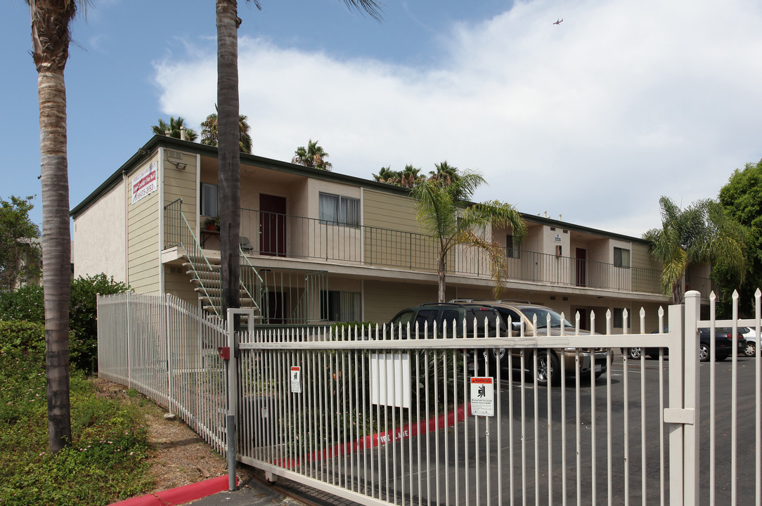 Pebble Cove Apartments in San Diego, CA - Building Photo