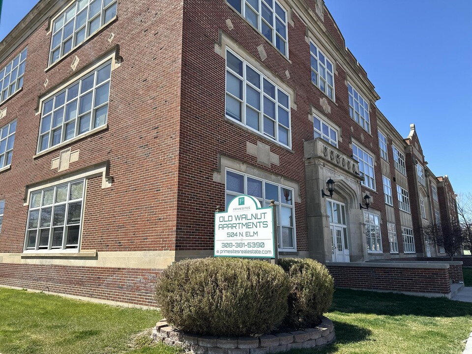 Old Walnut in Grand Island, NE - Building Photo