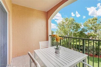 1190 Wildwood Lakes Blvd in Naples, FL - Building Photo - Building Photo