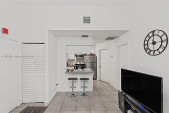 18348 NW 68th Ave in Hialeah, FL - Building Photo - Building Photo