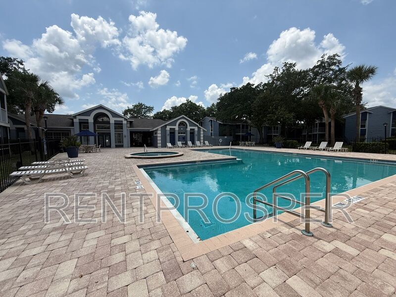 3858 Bay Club Cir in Kissimmee, FL - Building Photo