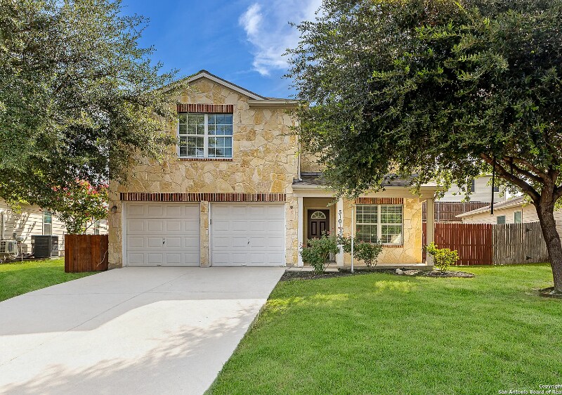 5101 Storm King in Schertz, TX - Building Photo