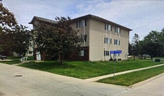 10 Zeller Crossing in North Liberty, IA - Building Photo