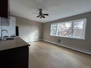 1313 Jericho Tpke in New Hyde Park, NY - Building Photo - Building Photo