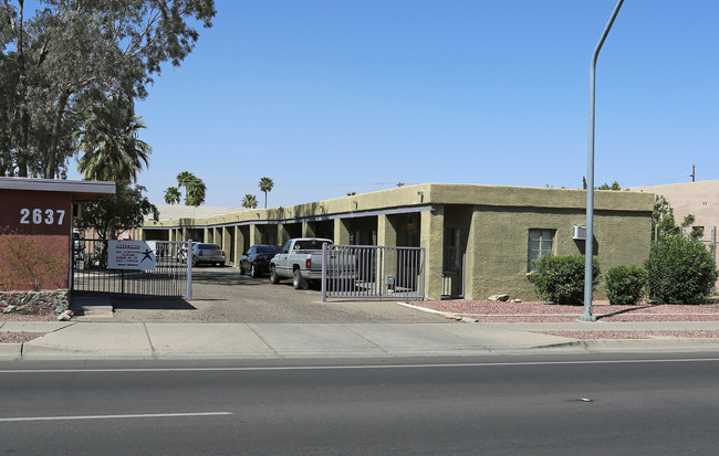 2637 N Oracle Rd in Tucson, AZ - Building Photo - Building Photo