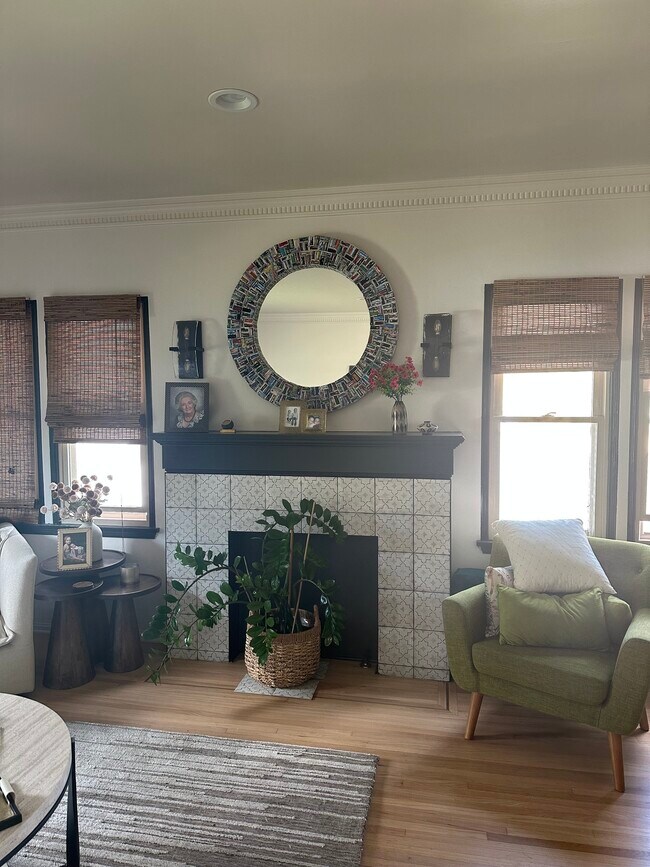 3722 Somerset Dr in Los Angeles, CA - Building Photo - Building Photo