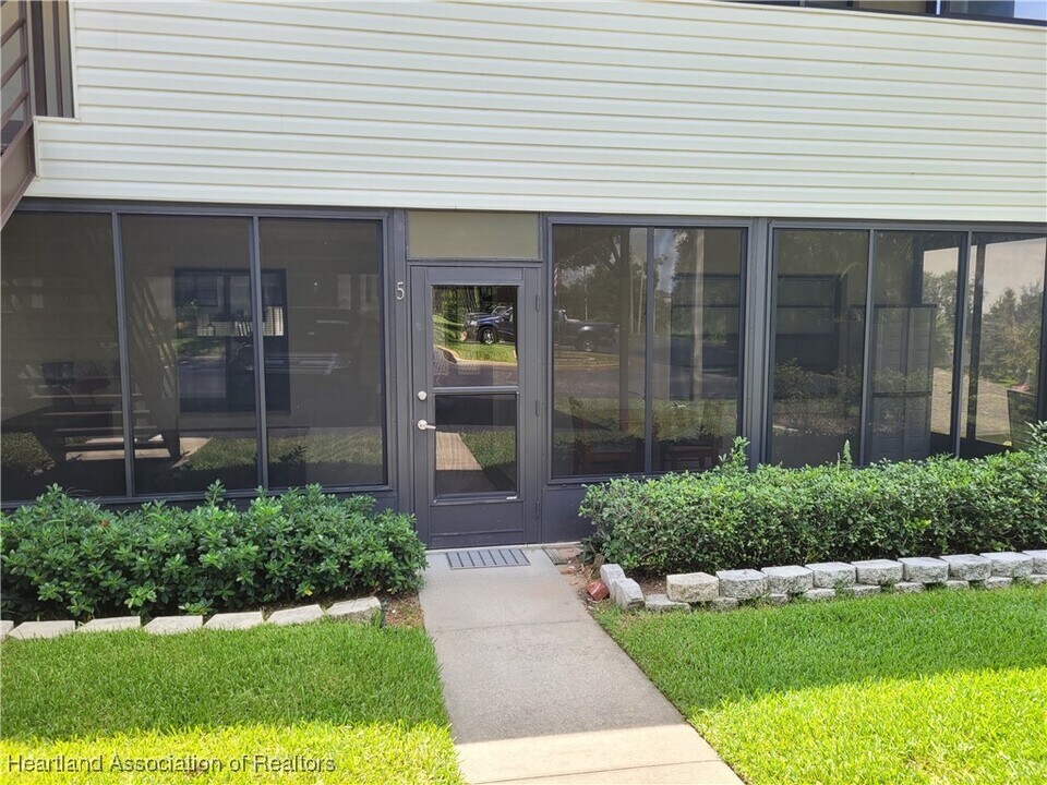 5 Charlton Dr in Lake Placid, FL - Foto de edificio