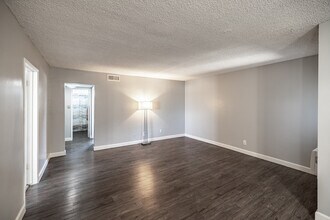 Somerset plaza in Bellflower, CA - Building Photo - Interior Photo