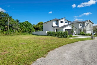 580 Lucky Ln in Delray Beach, FL - Building Photo - Building Photo