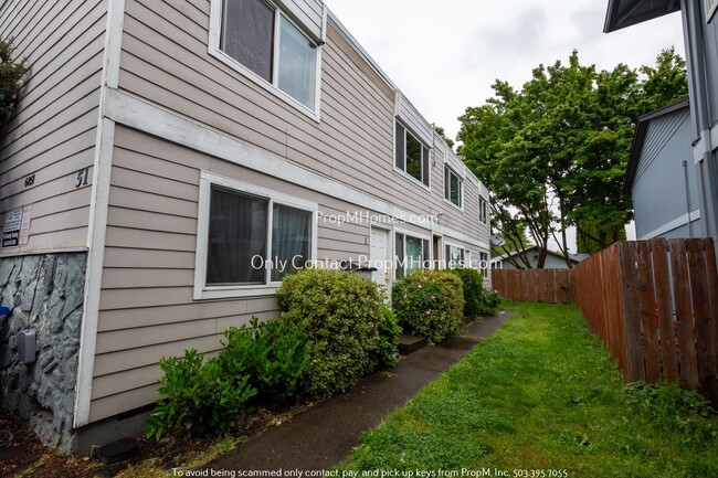 property at 6851 N Fessenden St