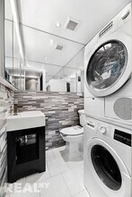 127 E 7th St, Unit 1B in New York, NY - Building Photo - Building Photo