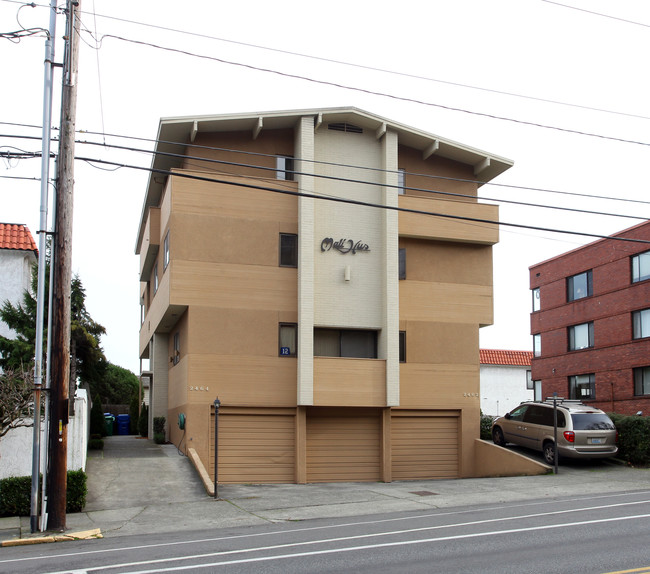 Mali Hus Apartment in Seattle, WA - Building Photo - Building Photo