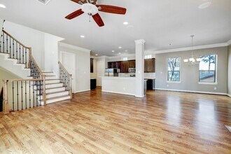 8906 Lakeshore Bend Dr in Houston, TX - Building Photo - Building Photo