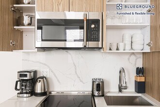 138 E 38th St in New York, NY - Building Photo - Building Photo