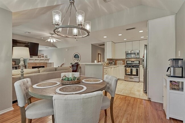 property at 87 Woodlily Pl