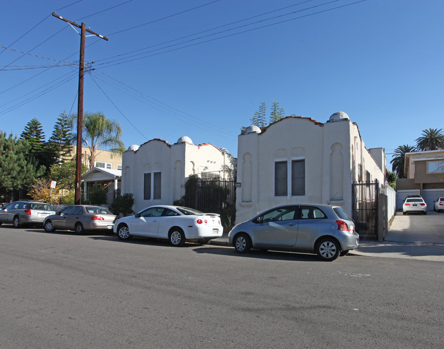 1830 N Mariposa Ave in Los Angeles, CA - Building Photo