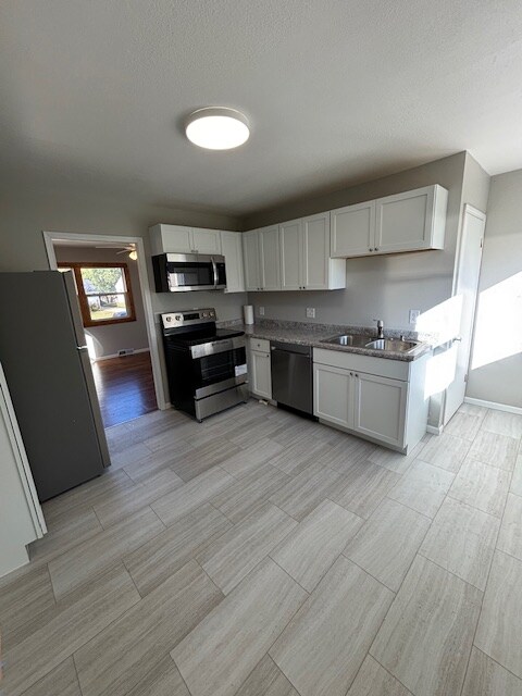 2451 8th Ave SW in Cedar Rapids, IA - Building Photo