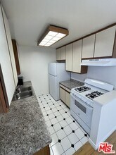 1252 Barry Ave in Los Angeles, CA - Building Photo - Building Photo