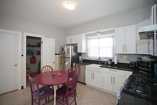 18 Murdock St in Somerville, MA - Building Photo - Building Photo