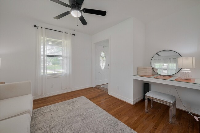 property at 8057 Ridgeview Dr