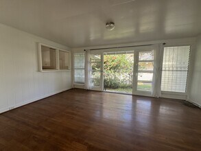 3040 Lakimau St in Honolulu, HI - Building Photo - Building Photo